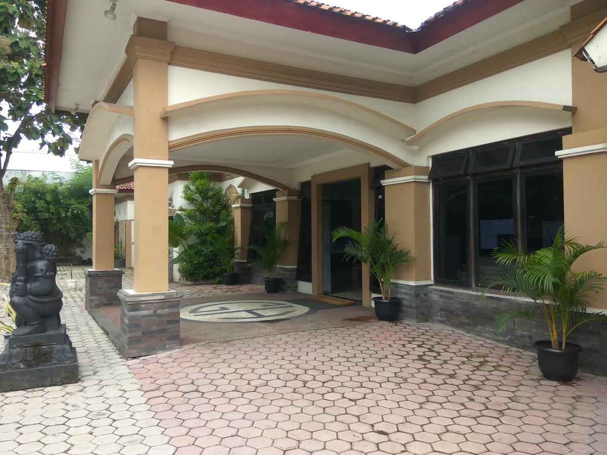 Graha Hotel Sragen Dış mekan fotoğraf